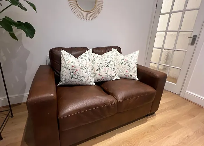 2025 Award Winner Liverpool Cherry House - 4 Bedrooms