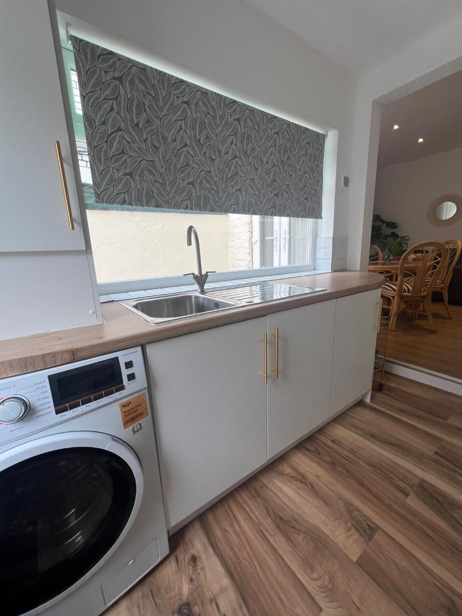 2025 Award Winner Cherry House - 4 Bedrooms Holiday home Liverpool