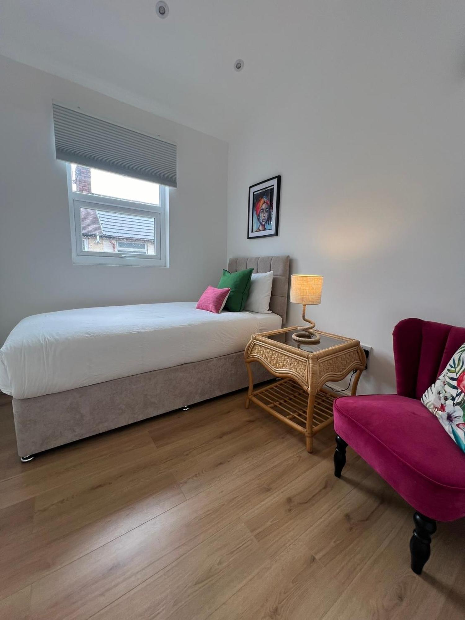 2025 Award Winner Cherry House - 4 Bedrooms Liverpool