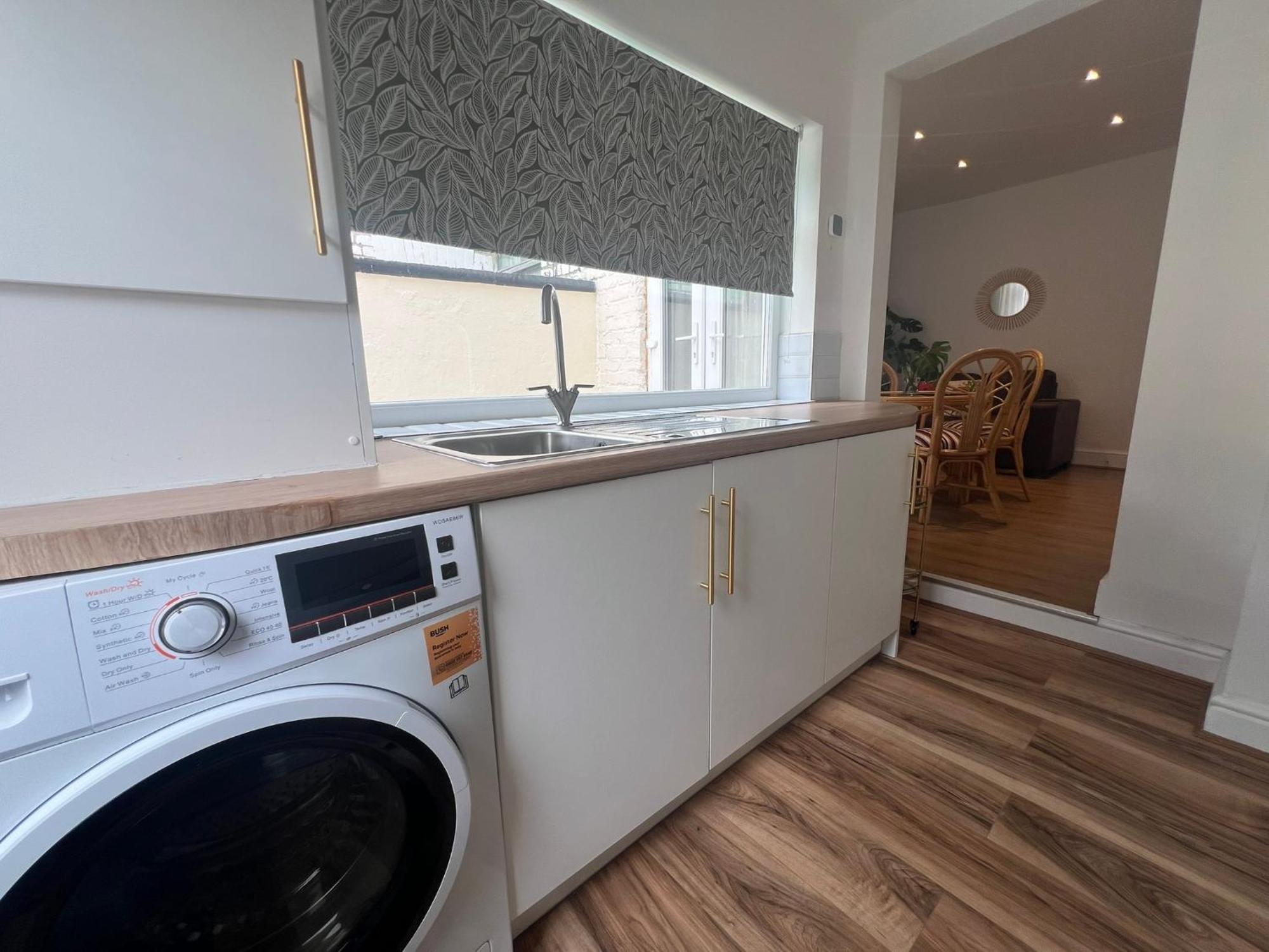 2025 Award Winner Cherry House - 4 Bedrooms Holiday home