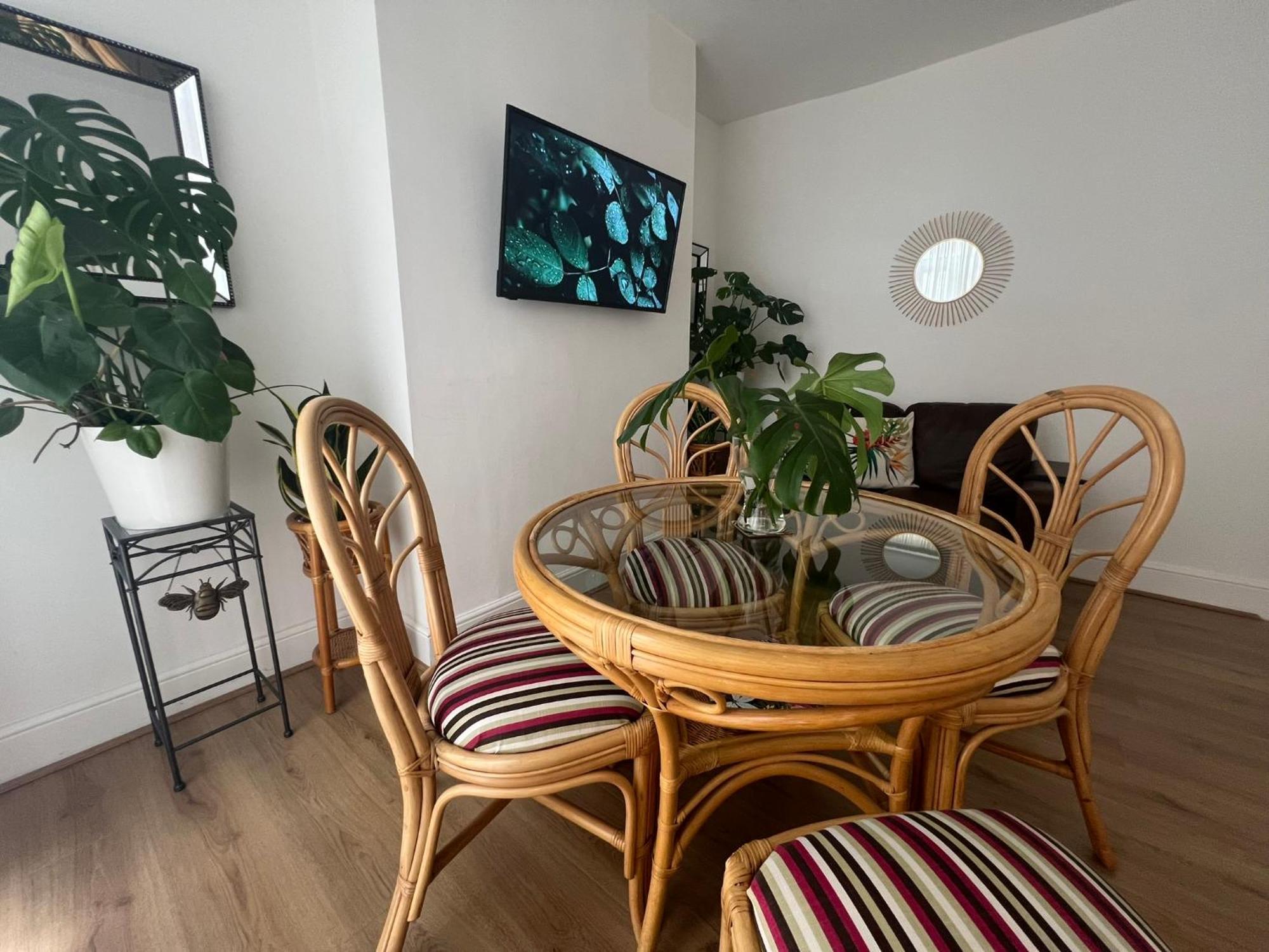 2025 Award Winner Cherry House - 4 Bedrooms Liverpool