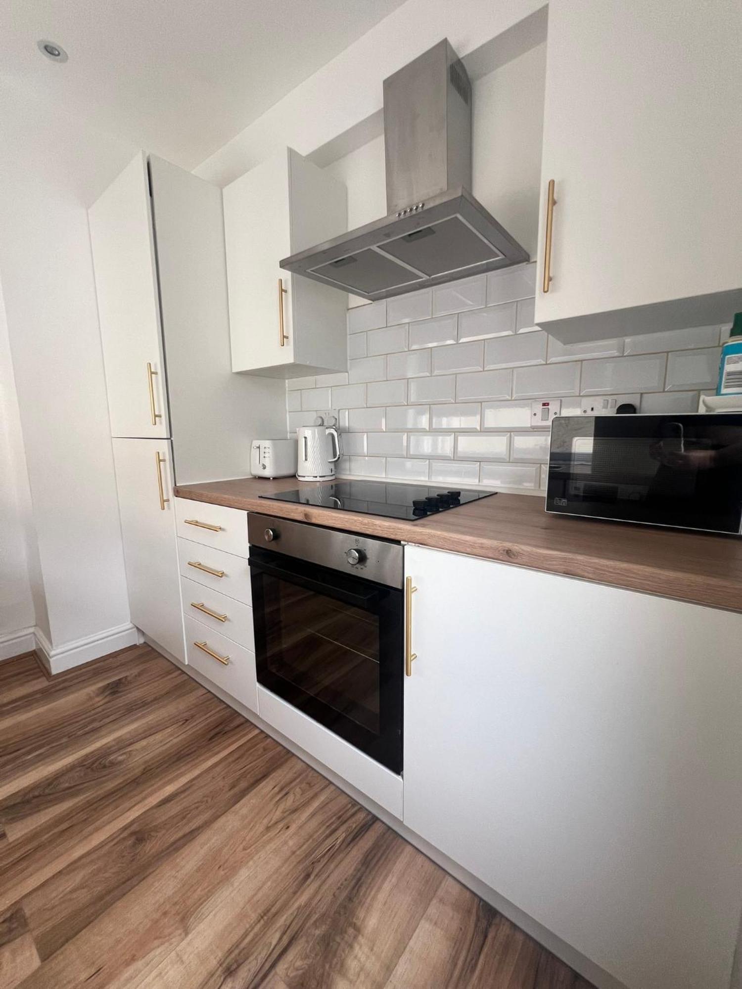 2025 Award Winner Cherry House - 4 Bedrooms Holiday home Liverpool