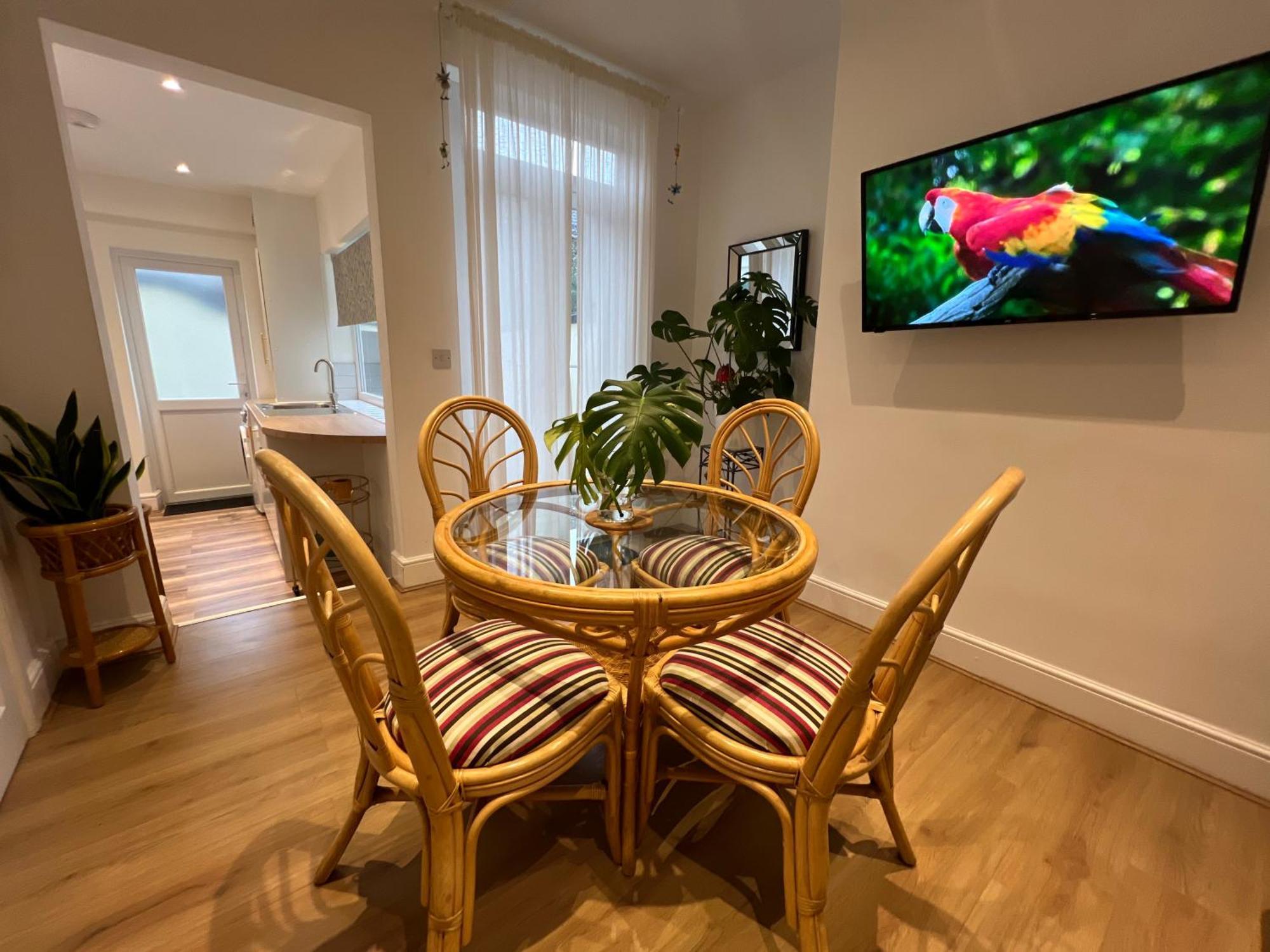 2025 Award Winner Cherry House - 4 Bedrooms * Liverpool
