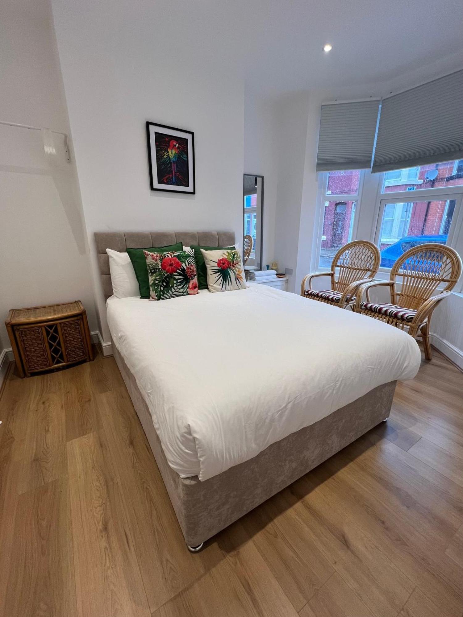 Holiday home 2025 Award Winner Cherry House - 4 Bedrooms Liverpool