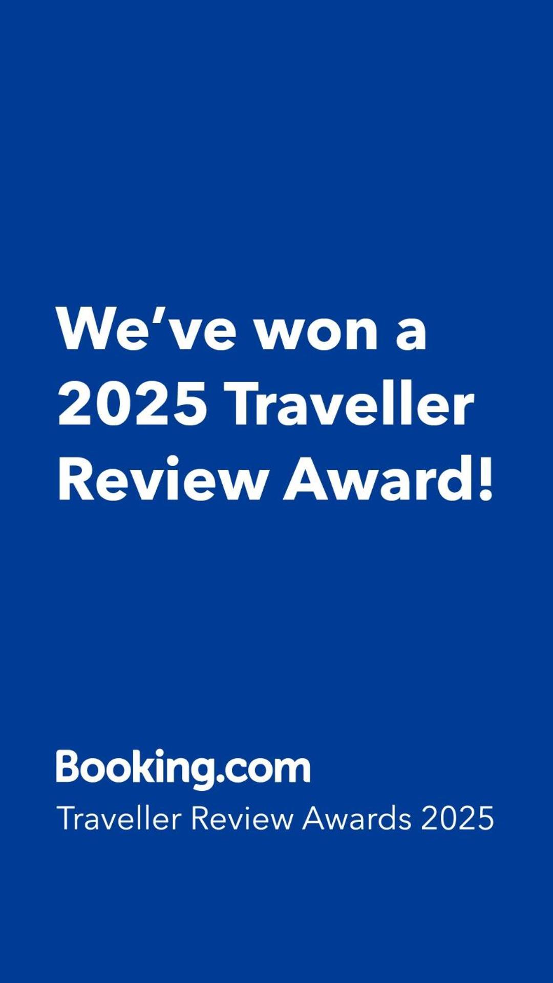 2025 Award Winner Cherry House - 4 Bedrooms